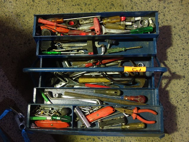 Gereedschapskist met materiaal - afbeelding 1 van  2