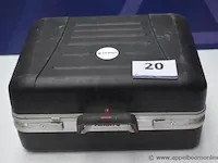 Gereedschapskoffer inh div handgereedschappen - afbeelding 1 van  3