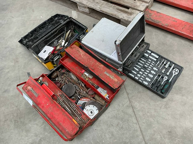 Gereedschapskoffer met inhoud (3x) - afbeelding 1 van  6
