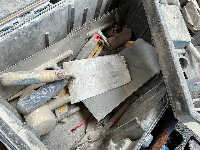 Gereedschapskoffer met inhoud - afbeelding 3 van  6