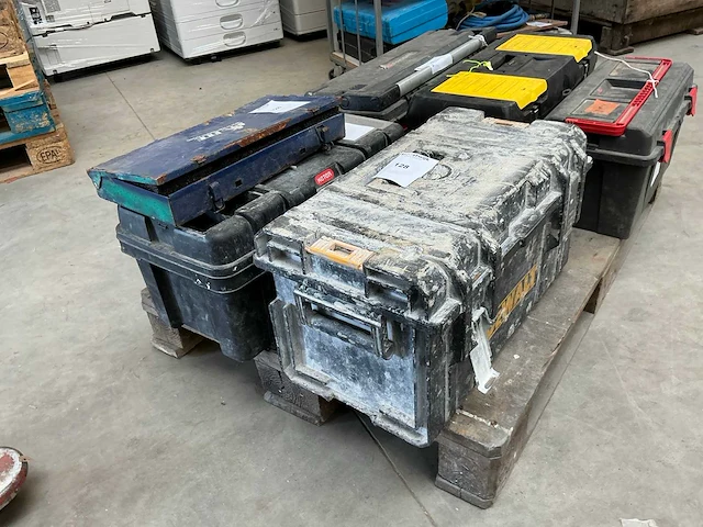 Gereedschapskoffer met inhoud - afbeelding 6 van  6