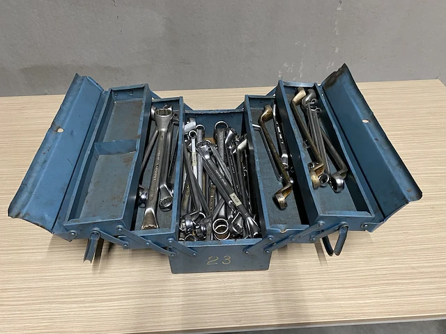 Gereedschapskoffer met inhoud - afbeelding 2 van  3