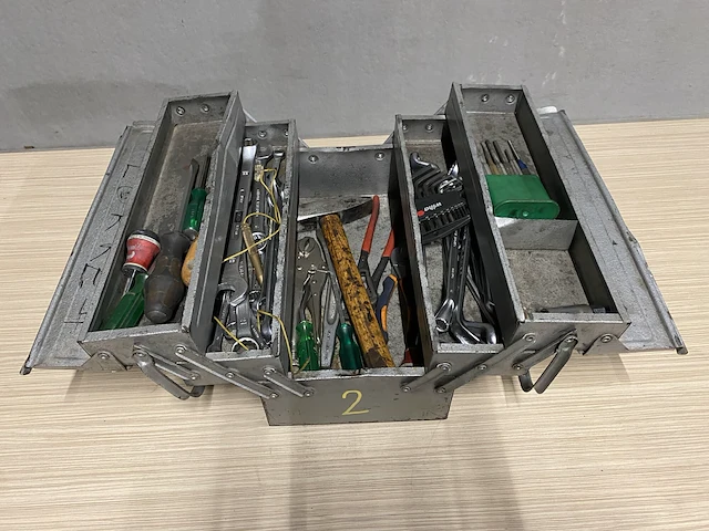 Gereedschapskoffer met inhoud - afbeelding 2 van  3
