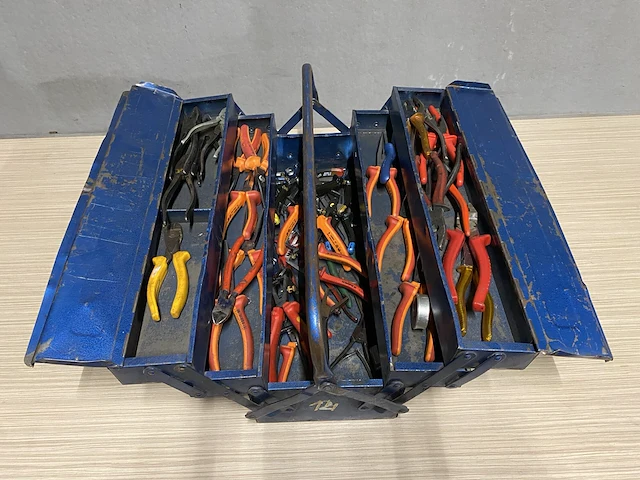 Gereedschapskoffer met inhoud - afbeelding 2 van  3