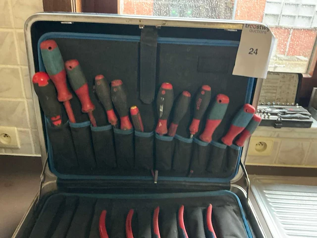 Gereedschapskoffer - afbeelding 3 van  3
