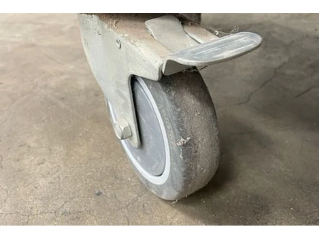 Gereedschapswagen airpress met inhoud - afbeelding 11 van  11