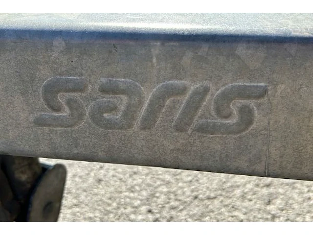 Geremde aanhangwagen saris - afbeelding 14 van  18