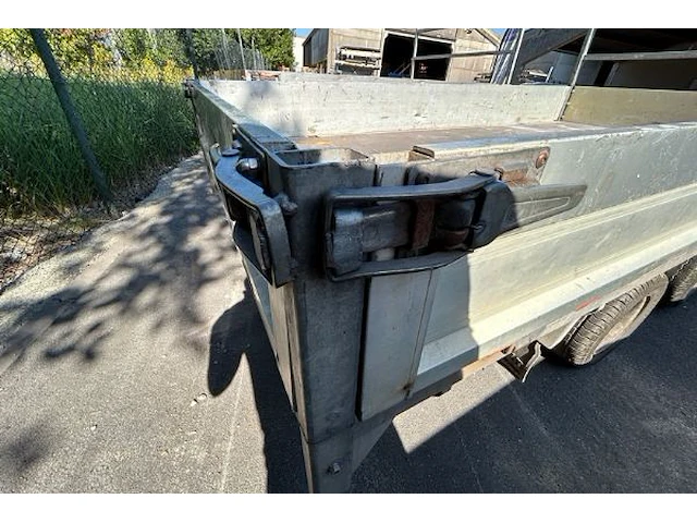 Geremde aanhangwagen saris - afbeelding 18 van  18