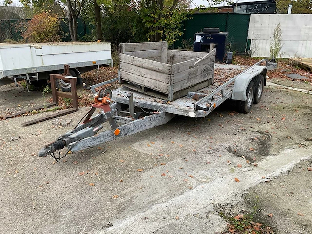 Geremde auto transporter - afbeelding 1 van  7