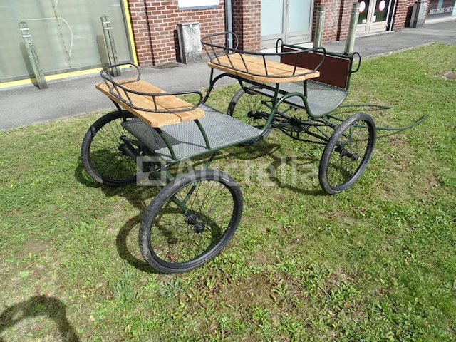 Gerestaureerde paardenkoets (metallic, gepoedercoat) - afbeelding 2 van  21