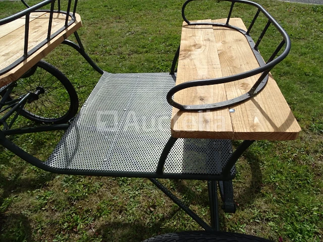 Gerestaureerde paardenkoets (metallic, gepoedercoat) - afbeelding 19 van  21