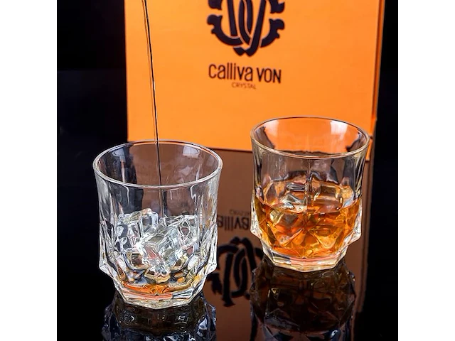 Geschenkdoos met 4 whiskeyglazen "pointy" merk : cavilla von - afbeelding 2 van  2