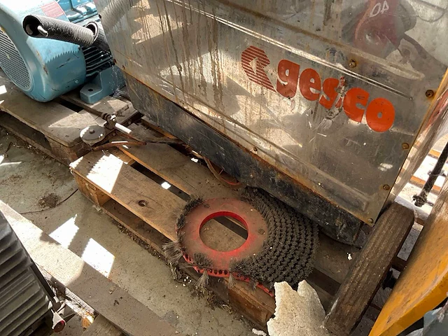 Gesco comac vloerschrobmachine - afbeelding 3 van  4