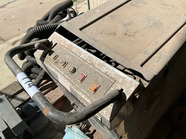 Gesco comac vloerschrobmachine - afbeelding 4 van  4