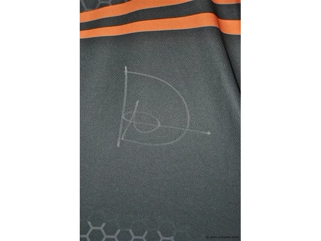 Gesigneerd darts shirt dirk van duijvenbode - afbeelding 2 van  3