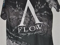 Gesigneerd darts shirt + flights, carlo van peer - afbeelding 2 van  5