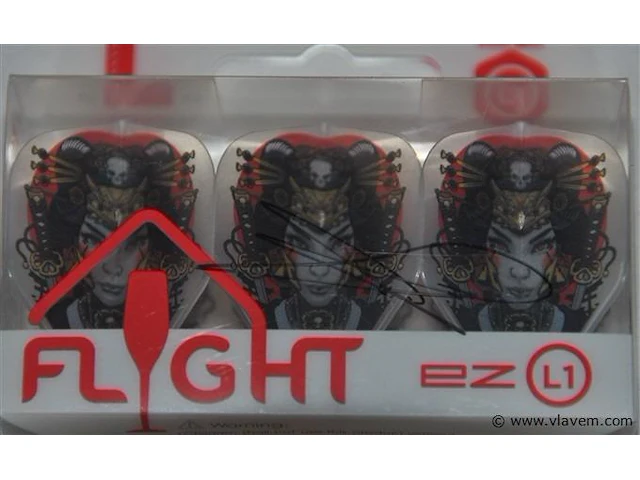 Gesigneerd darts shirt + flights, carlo van peer - afbeelding 4 van  5