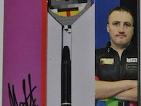 Gesigneerd darts shirt + pijlen, matthew edgar - afbeelding 4 van  5