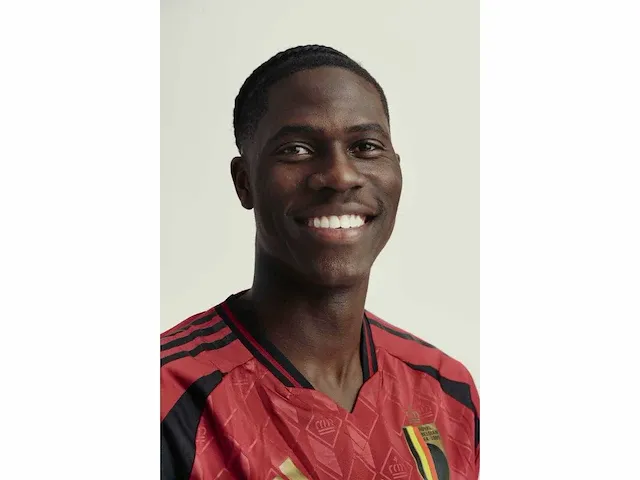 Gesigneerd rode duivels shirt - amadou onana - afbeelding 5 van  11