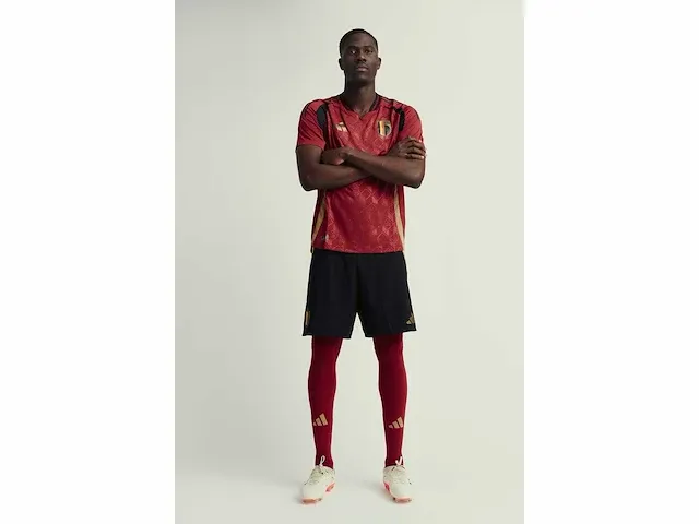 Gesigneerd rode duivels shirt - amadou onana - afbeelding 11 van  11