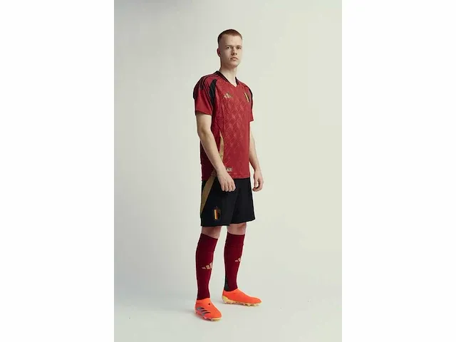 Gesigneerd rode duivels shirt - arthur vermeeren - afbeelding 4 van  9