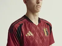 Gesigneerd rode duivels shirt - charles de ketelaere - afbeelding 2 van  9