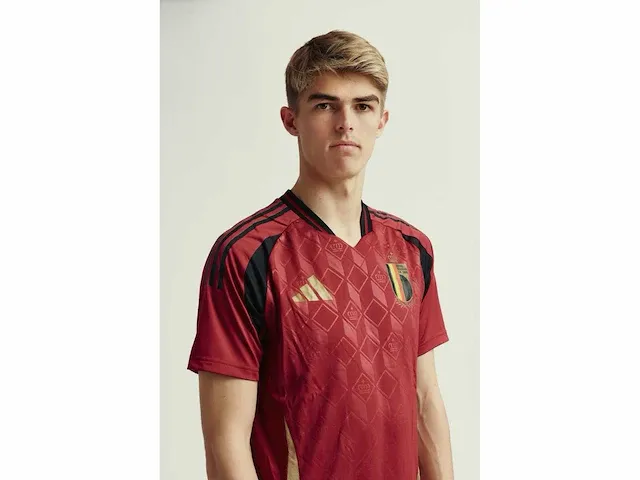 Gesigneerd rode duivels shirt - charles de ketelaere - afbeelding 5 van  9
