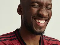 Gesigneerd rode duivels shirt - dodi lukebakio - afbeelding 2 van  8