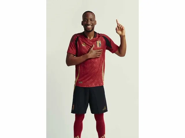 Gesigneerd rode duivels shirt - dodi lukebakio - afbeelding 4 van  8