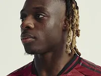 Gesigneerd rode duivels shirt - jérémy doku - afbeelding 5 van  10