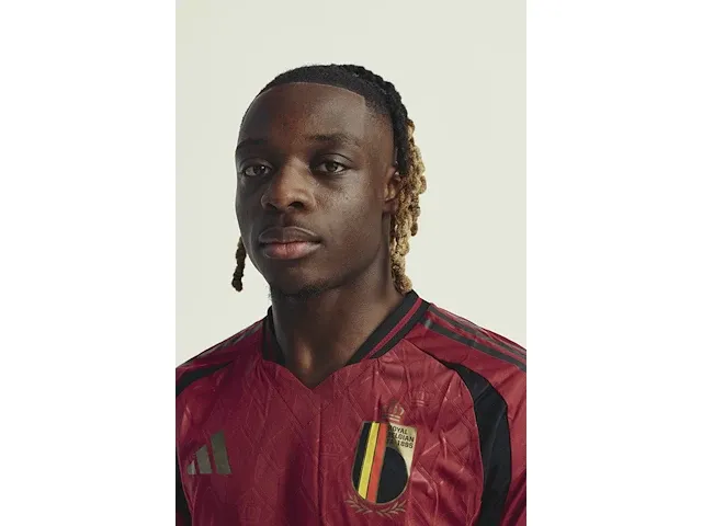 Gesigneerd rode duivels shirt - jérémy doku - afbeelding 6 van  10
