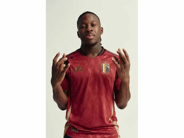 Gesigneerd rode duivels shirt - johan bakayoko - afbeelding 2 van  10