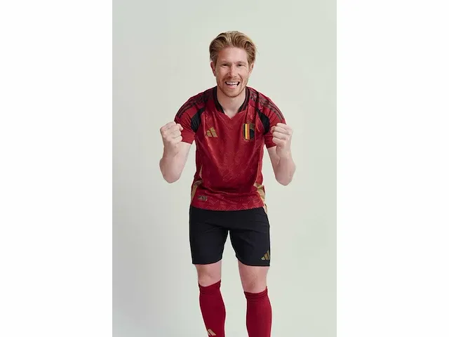Gesigneerd rode duivels shirt - kevin de bruyne - afbeelding 15 van  15