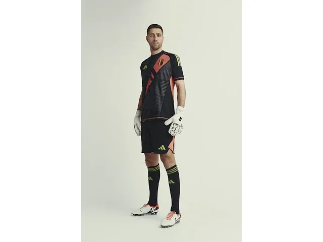 Gesigneerd rode duivels shirt - koen casteels - afbeelding 2 van  10