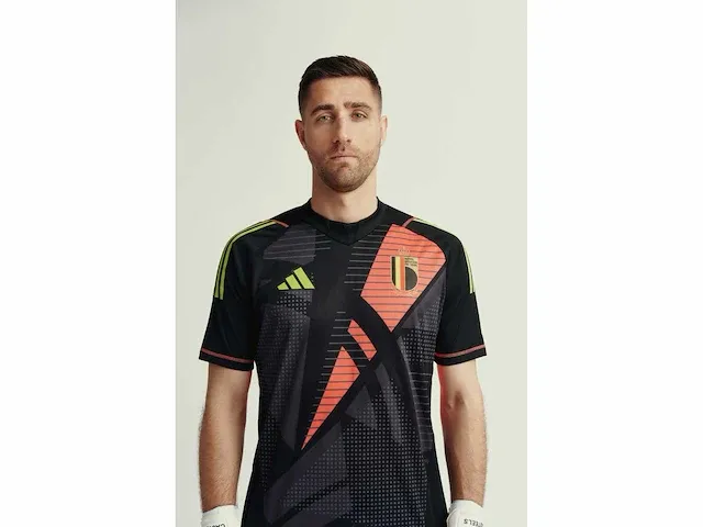 Gesigneerd rode duivels shirt - koen casteels - afbeelding 1 van  10