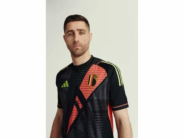 Gesigneerd rode duivels shirt - koen casteels - afbeelding 3 van  10