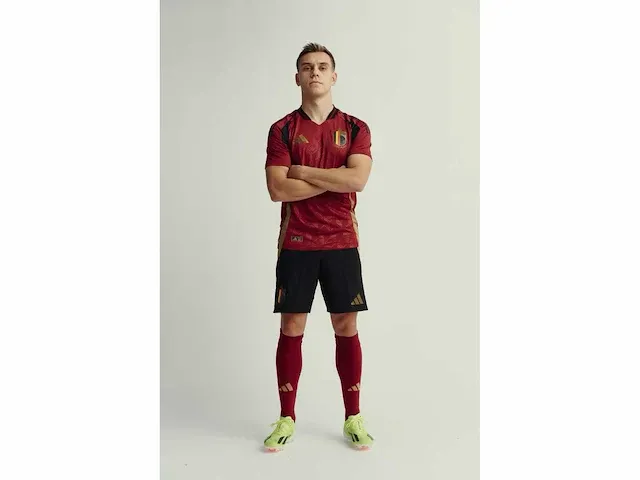 Gesigneerd rode duivels shirt - leandro trossard - afbeelding 5 van  5