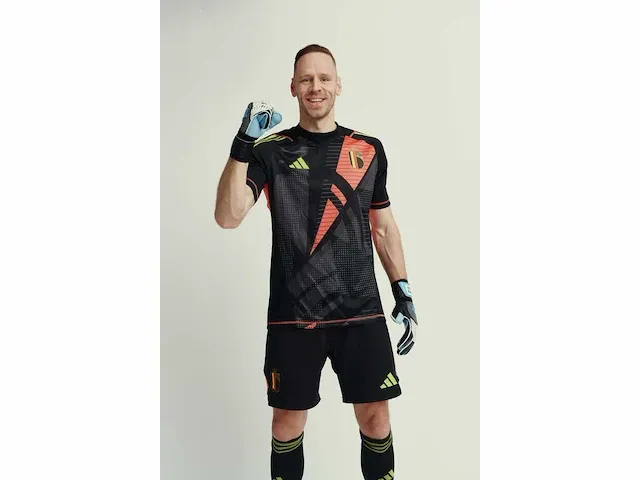 Gesigneerd rode duivels shirt - matz sels - afbeelding 1 van  8