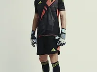Gesigneerd rode duivels shirt - matz sels - afbeelding 6 van  8