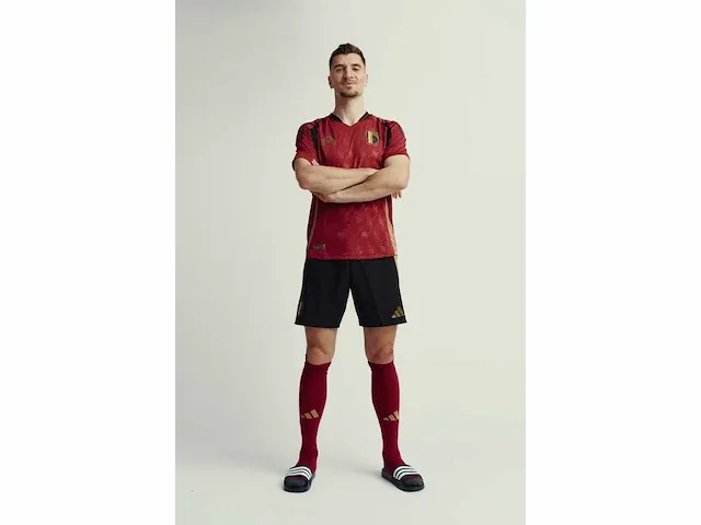 Gesigneerd rode duivels shirt - thomas meunier - afbeelding 2 van  10