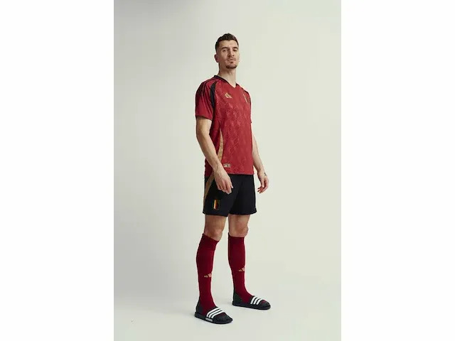 Gesigneerd rode duivels shirt - thomas meunier - afbeelding 3 van  10
