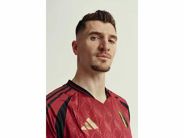 Gesigneerd rode duivels shirt - thomas meunier - afbeelding 4 van  10