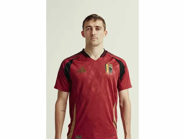 Gesigneerd rode duivels shirt - timothy castagne - afbeelding 7 van  9