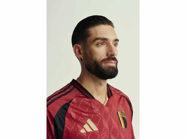 Gesigneerd rode duivels shirt - yannick carrasco - afbeelding 1 van  10