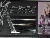 Gesigneerde set pijlen fallon sherrock - afbeelding 1 van  2