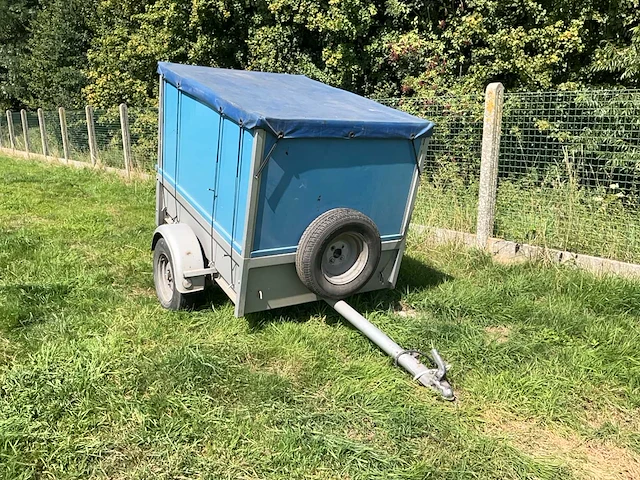 Gesloten aanhangwagen 750kg - afbeelding 1 van  7