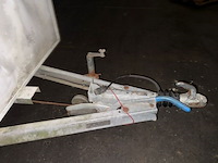 Gesloten aanhangwagen geremd knott - afbeelding 11 van  11