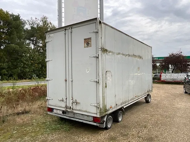 Gesloten aanhangwagen - afbeelding 7 van  13