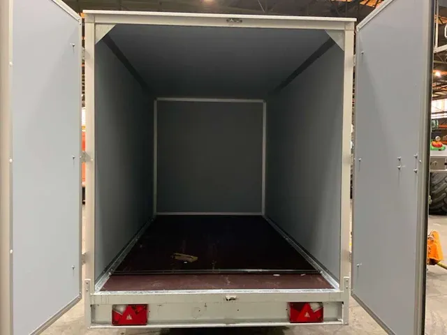 Gesloten aanhangwagen - afbeelding 8 van  11