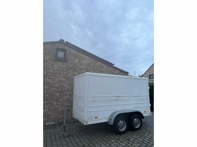 Gesloten aanhangwagen - afbeelding 4 van  6